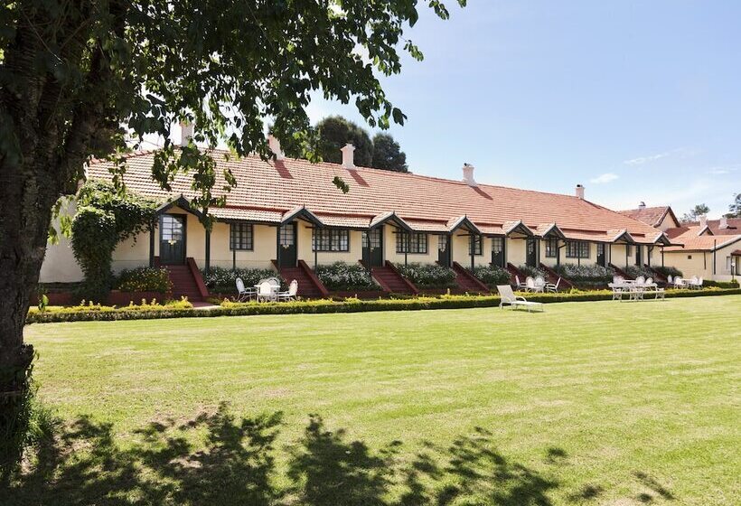 هتل Savoy  Ihcl Seleqtions