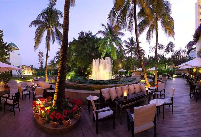 Отель The Leela Mumbai