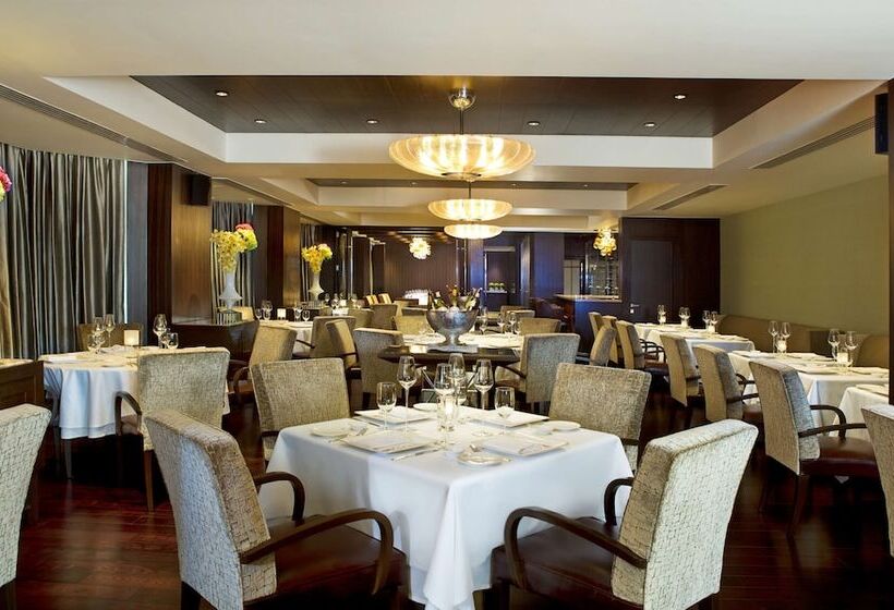 Отель The Leela Mumbai