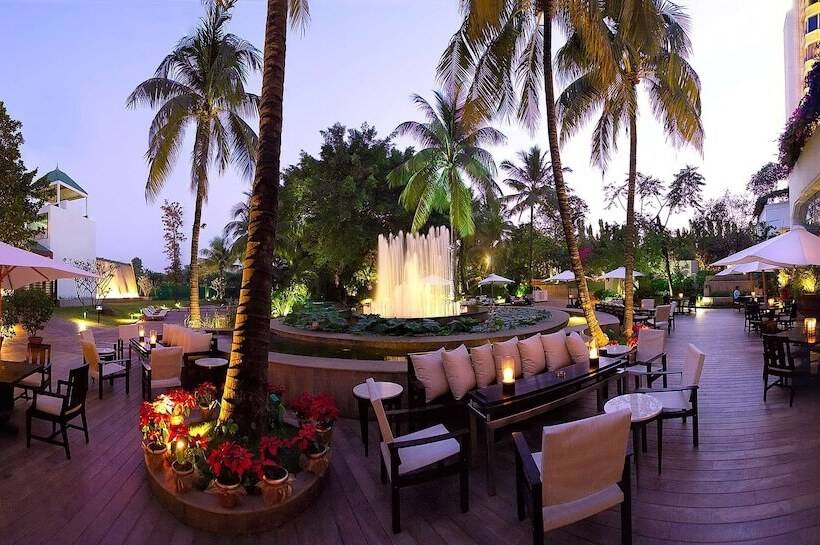 Отель The Leela Mumbai