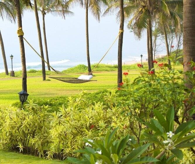 Taj Holiday Village Resort & Spa, Goa