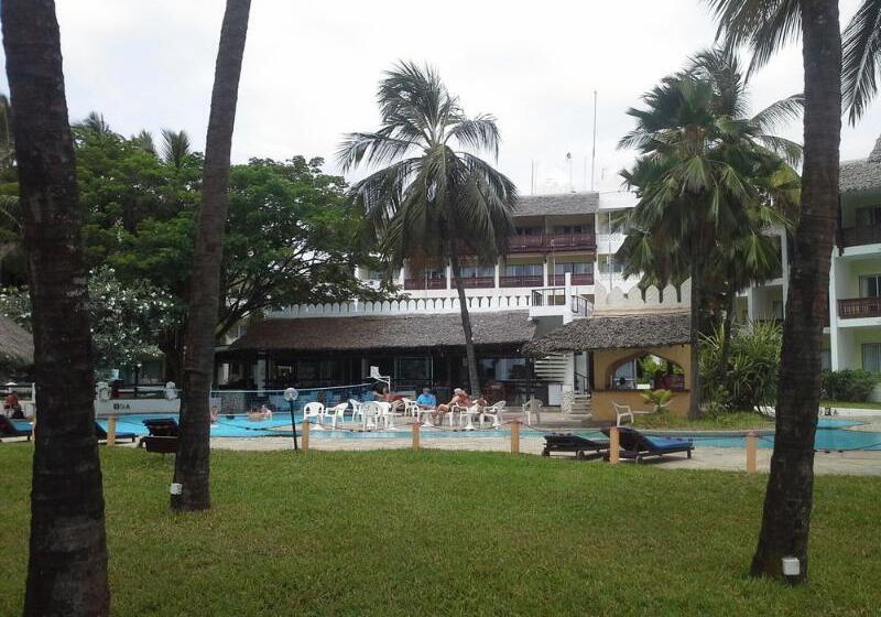 בית מלון כפרי Bamburi Beach