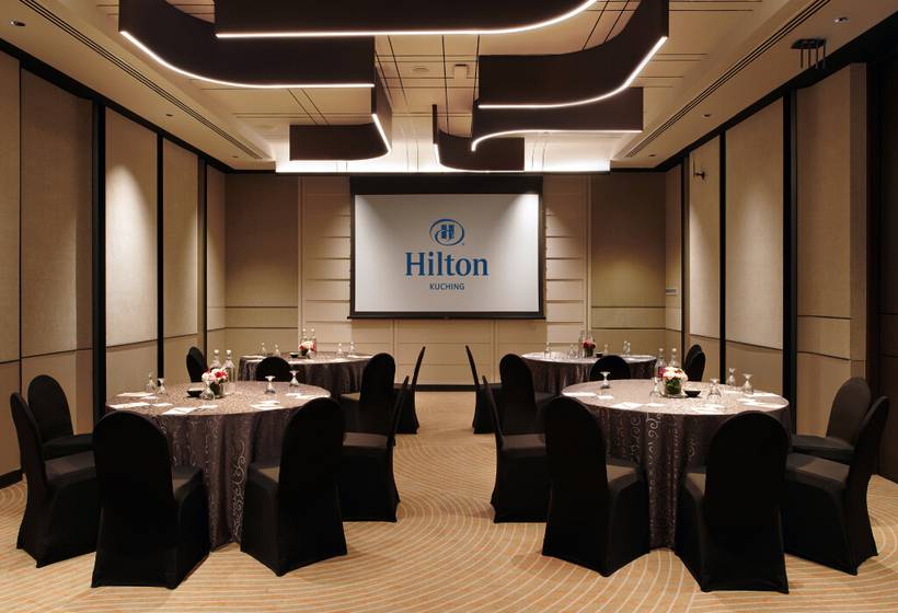 هتل Hilton Kuching