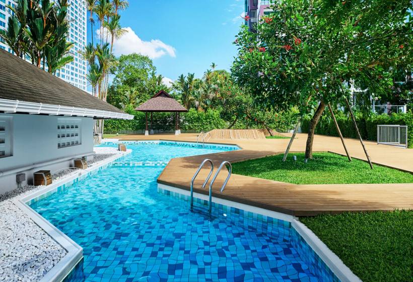 هتل Hilton Kuching