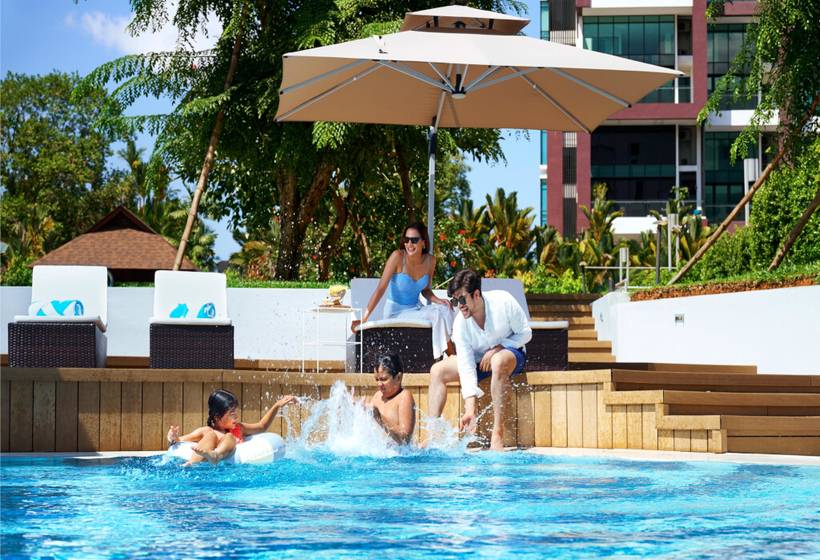 هتل Hilton Kuching