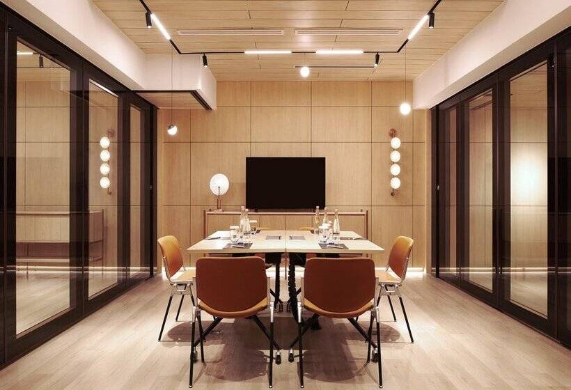 هتل Hilton Petaling Jaya