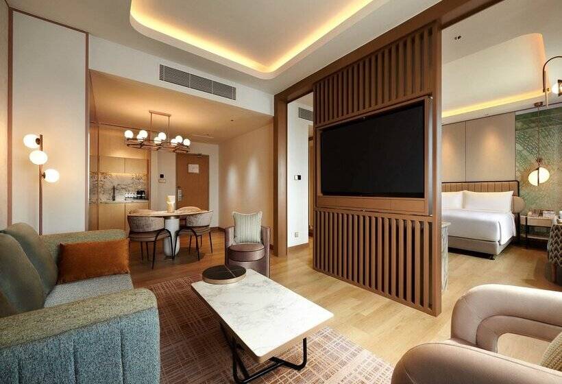 هتل Hilton Petaling Jaya