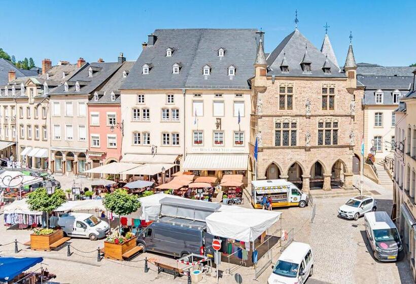 هتل Hôtel Le Petit Poète