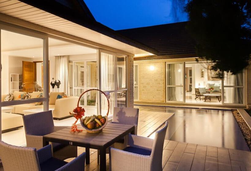 هتل Leopard Beach Resort And Spa