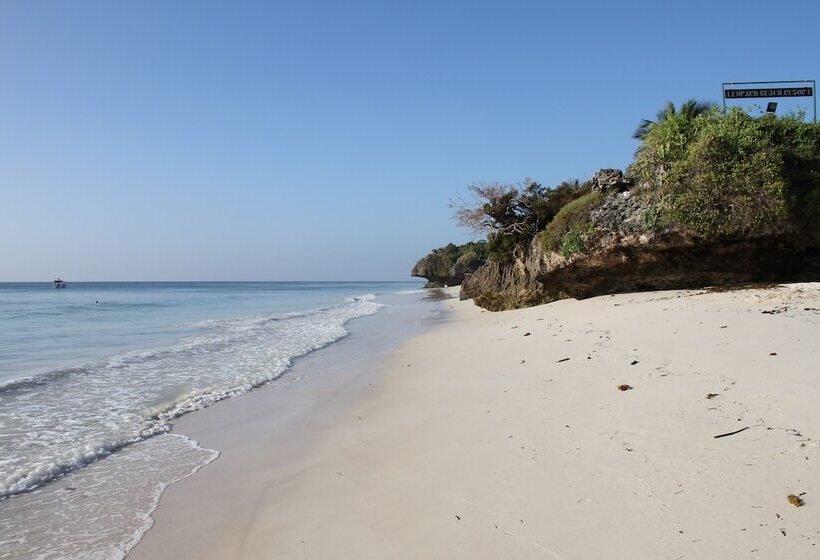 هتل Leopard Beach Resort And Spa
