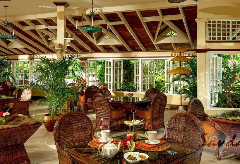هتل Sandals Royal Caribbean   All Inclusive Couples Only