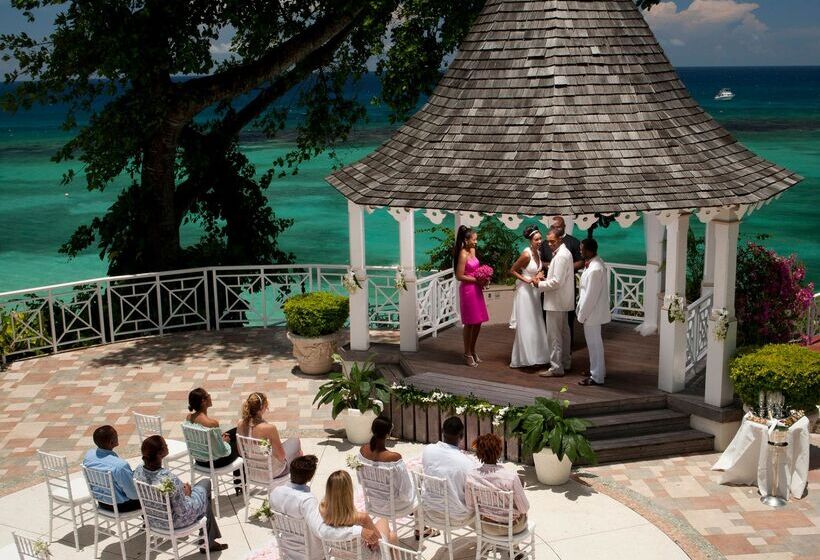 هتل Sandals Royal Plantation All Inclusive   Couples Only