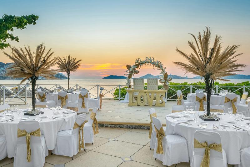 Dreams Acapulco Resorts & Spa   All Inclusive