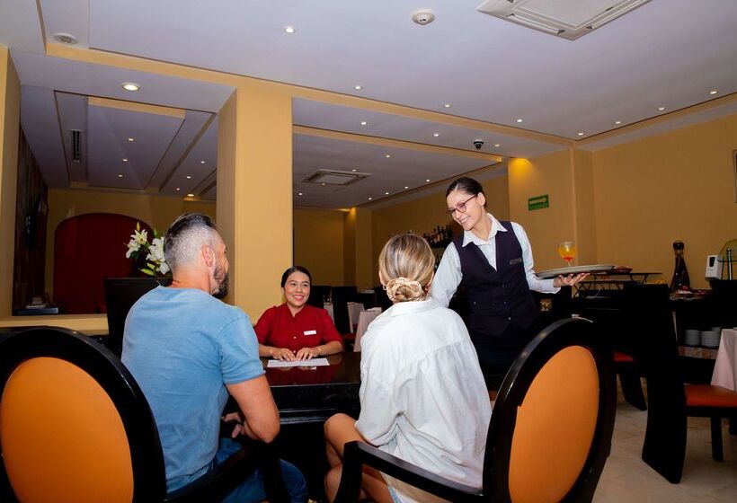 אתר נופש Barcelo Puerto Vallarta  All Inclusive