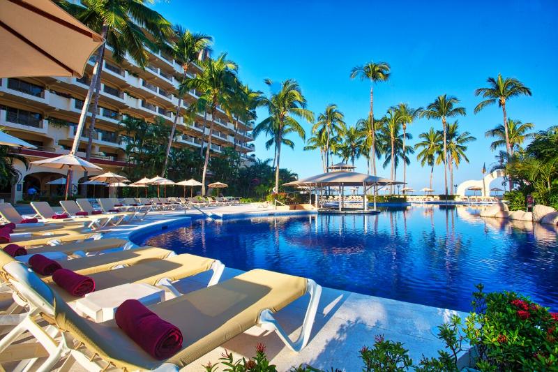 אתר נופש Barcelo Puerto Vallarta  All Inclusive