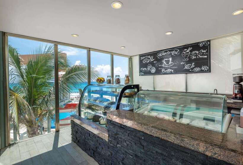 リゾートホテル Beach Palace All Inclusive