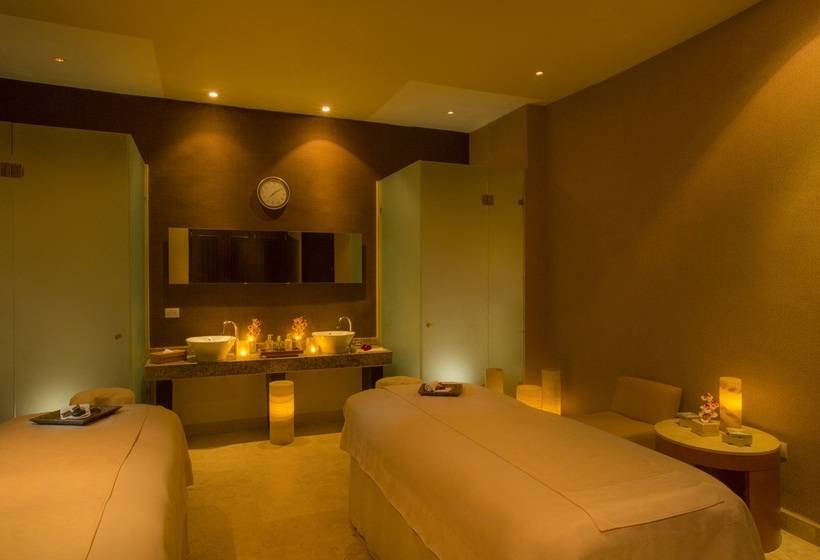 リゾートホテル Beach Palace All Inclusive