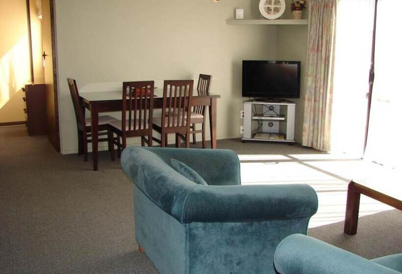 193 Aorangi Manor Motel