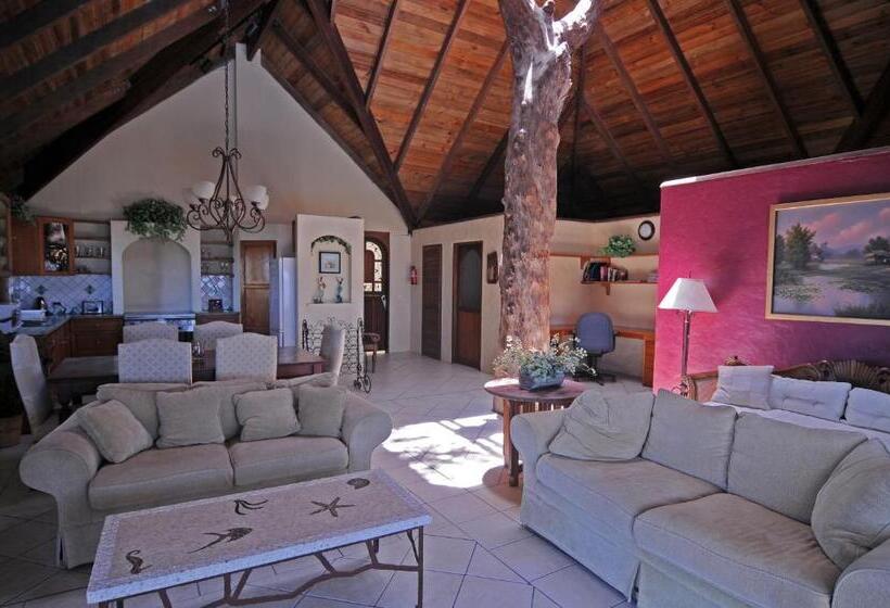 Hideaway Island Resort