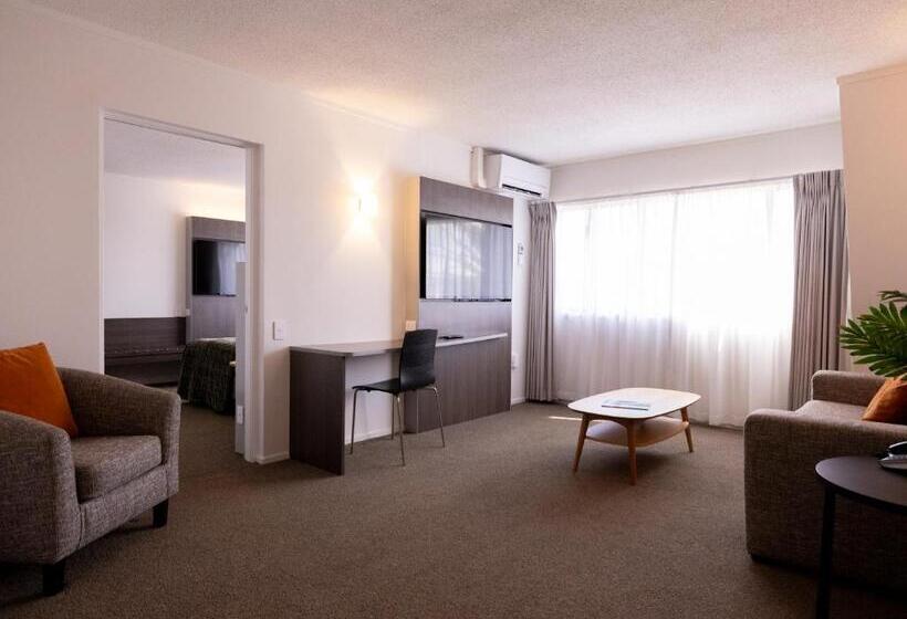 هتل Auckland Rose Park