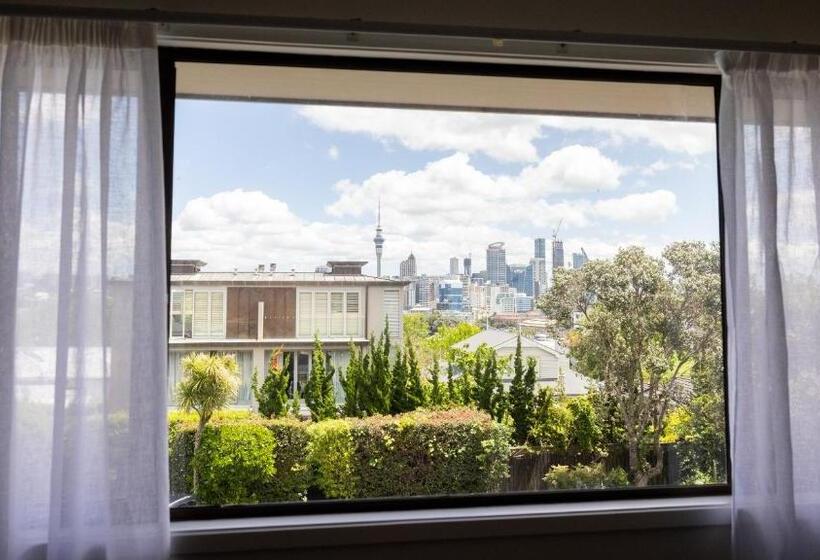 هتل Auckland Rose Park