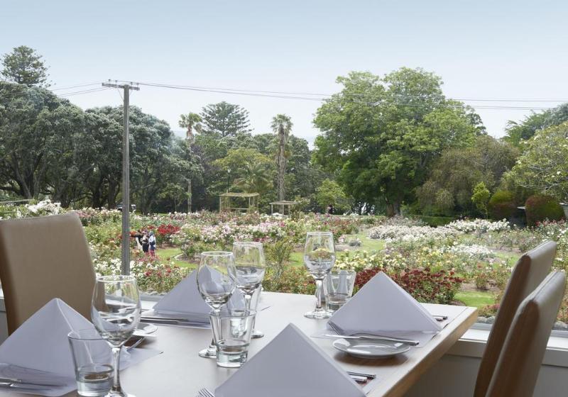 هتل Auckland Rose Park