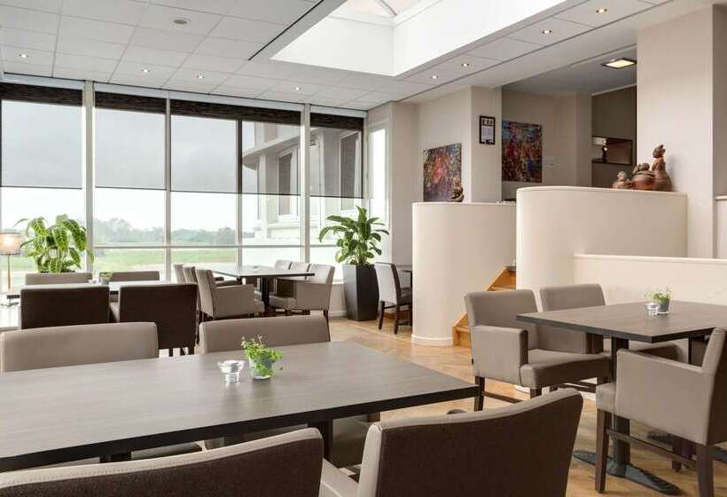 هتل NH Arnhem Rijn