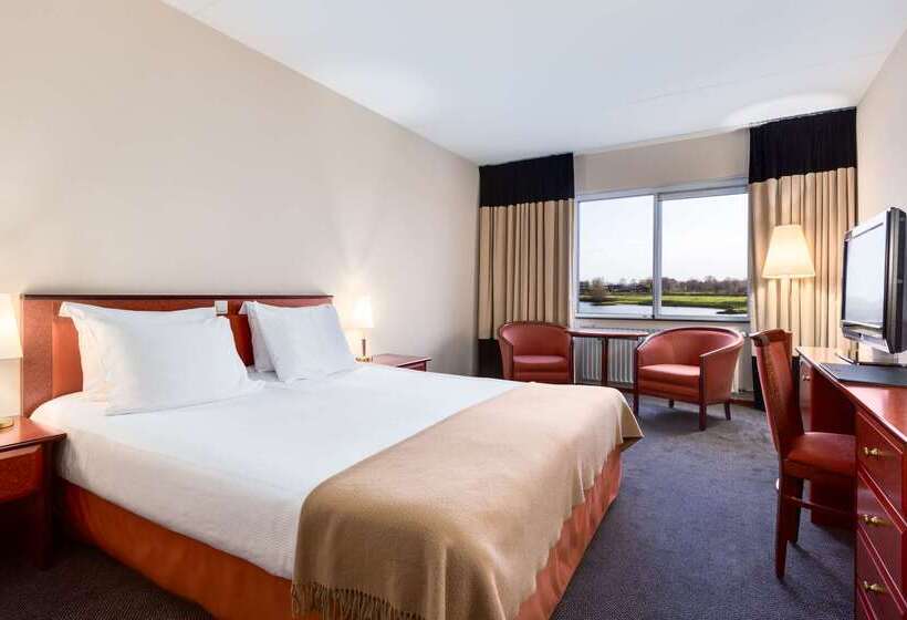 هتل NH Arnhem Rijn