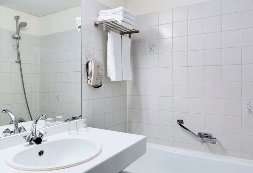 هتل NH Arnhem Rijn