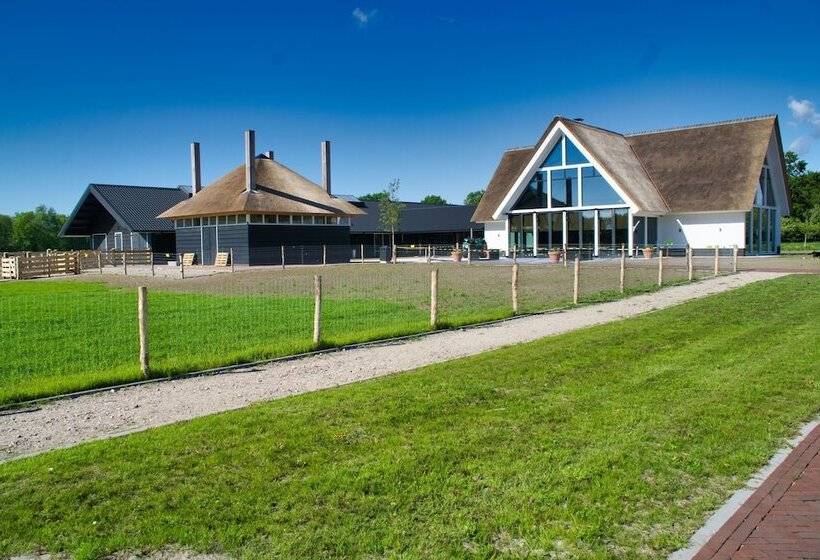 Отель Van Der Valk De Gouden Leeuw