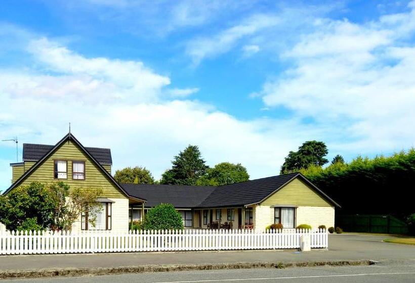 Academy Lodge Motel