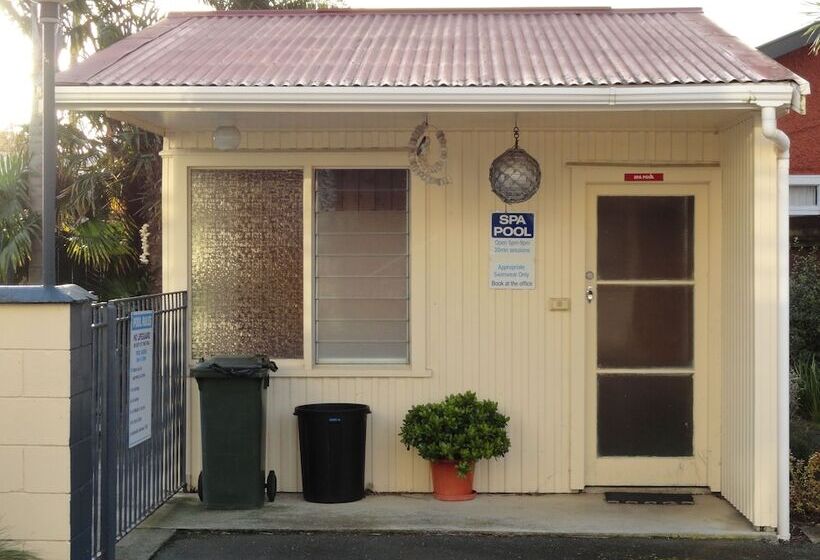 Wayfarer Motel