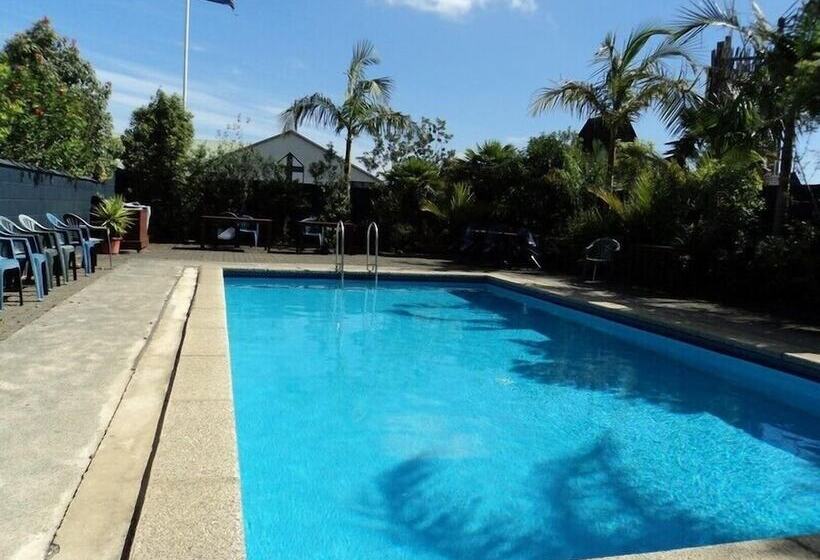 Wayfarer Motel