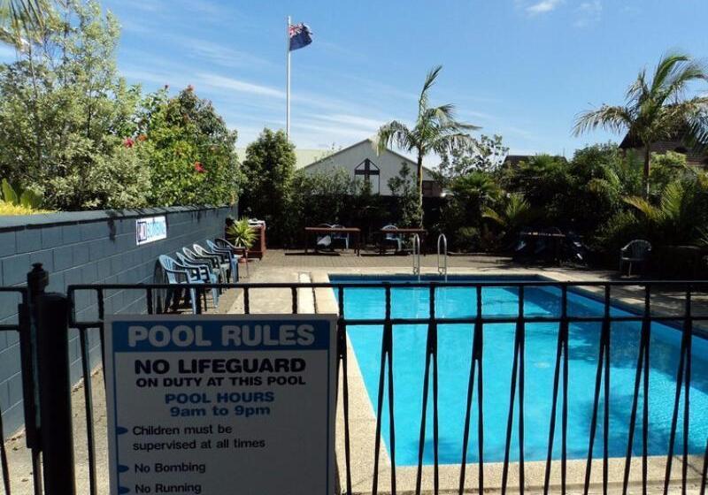 Wayfarer Motel