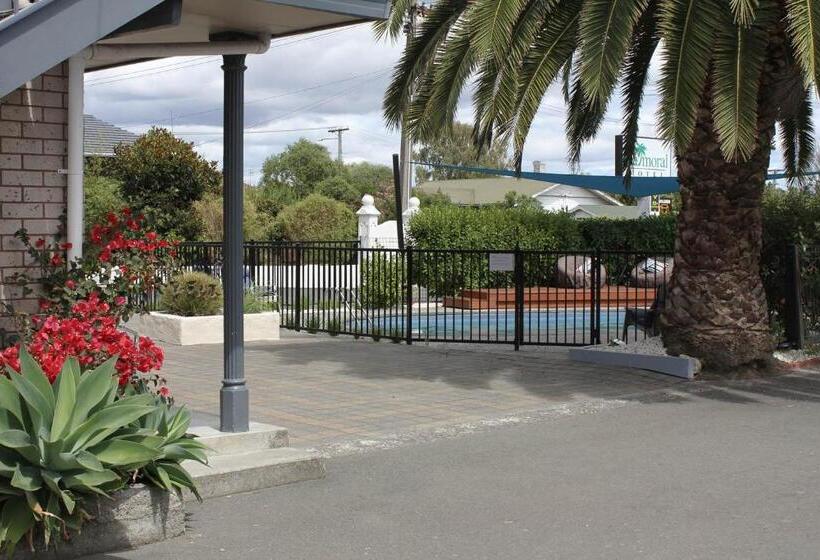 Balmoral Motel