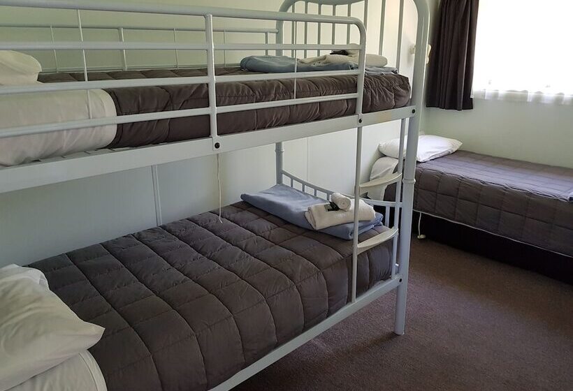 Courtesy Court Motel