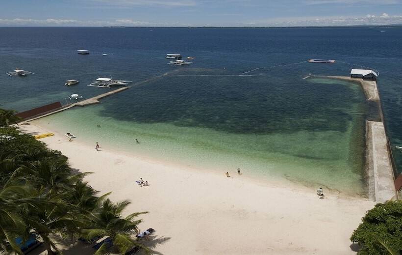 Hotelli Costabella Tropical Beach