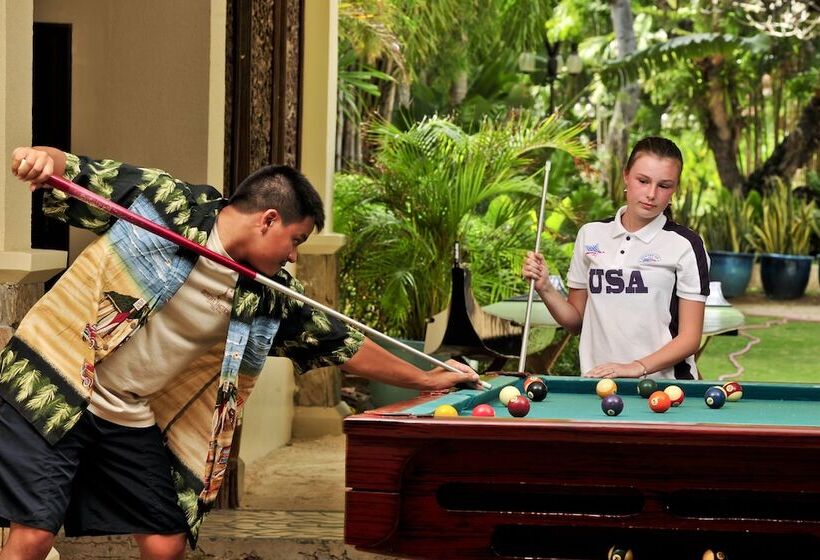 Hotelli Costabella Tropical Beach