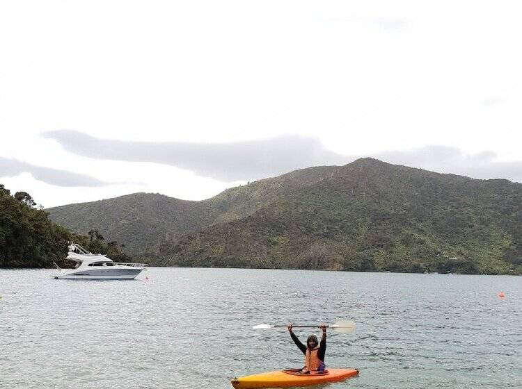 בית מלון כפרי Picton Yacht Club