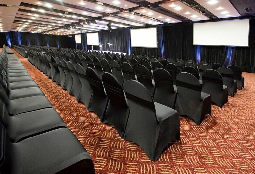 Pullman Auckland Hotel & Apartments