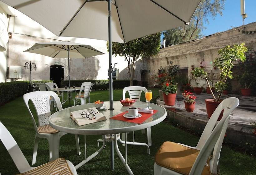 בית מלון כפרי San Agustin Posada Del Monasterio