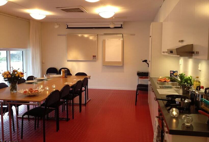 Ariston Hotell