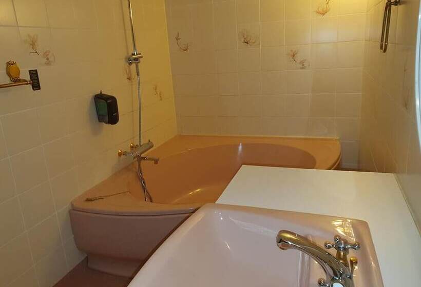 Ariston Hotell