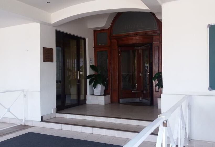 هتل The Balmoral   Halaal