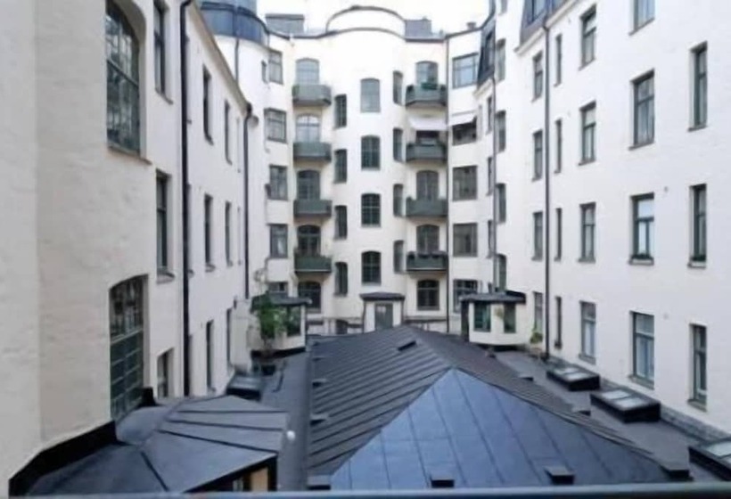 Queen S Hotel By First Hotels