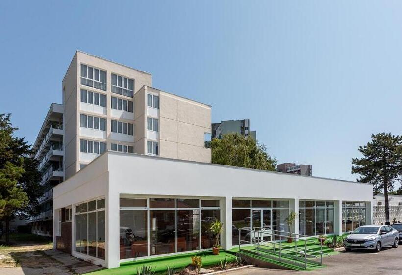 Hotel Siret Saturn