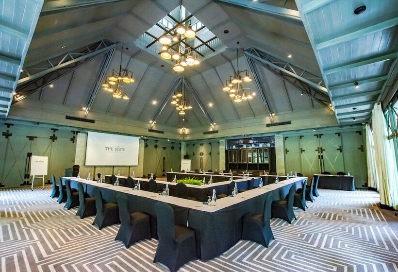 هتل The Slate Phuket