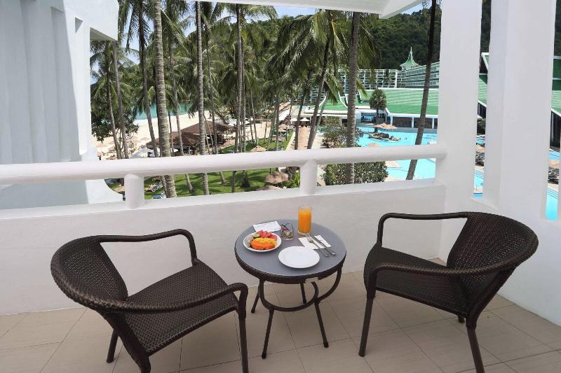 Le Meridien Phuket Beach Resort