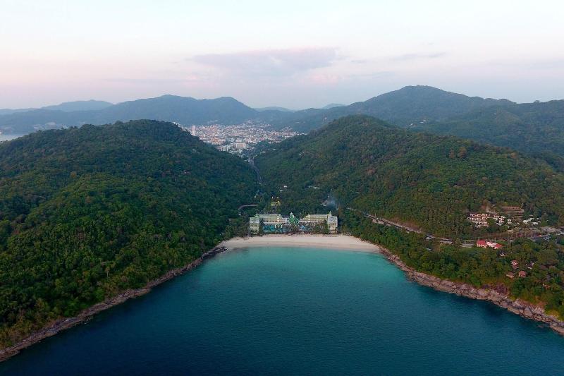 Le Meridien Phuket Beach Resort