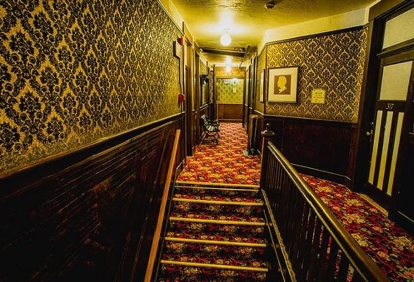 Alaskan Hotel And Bar